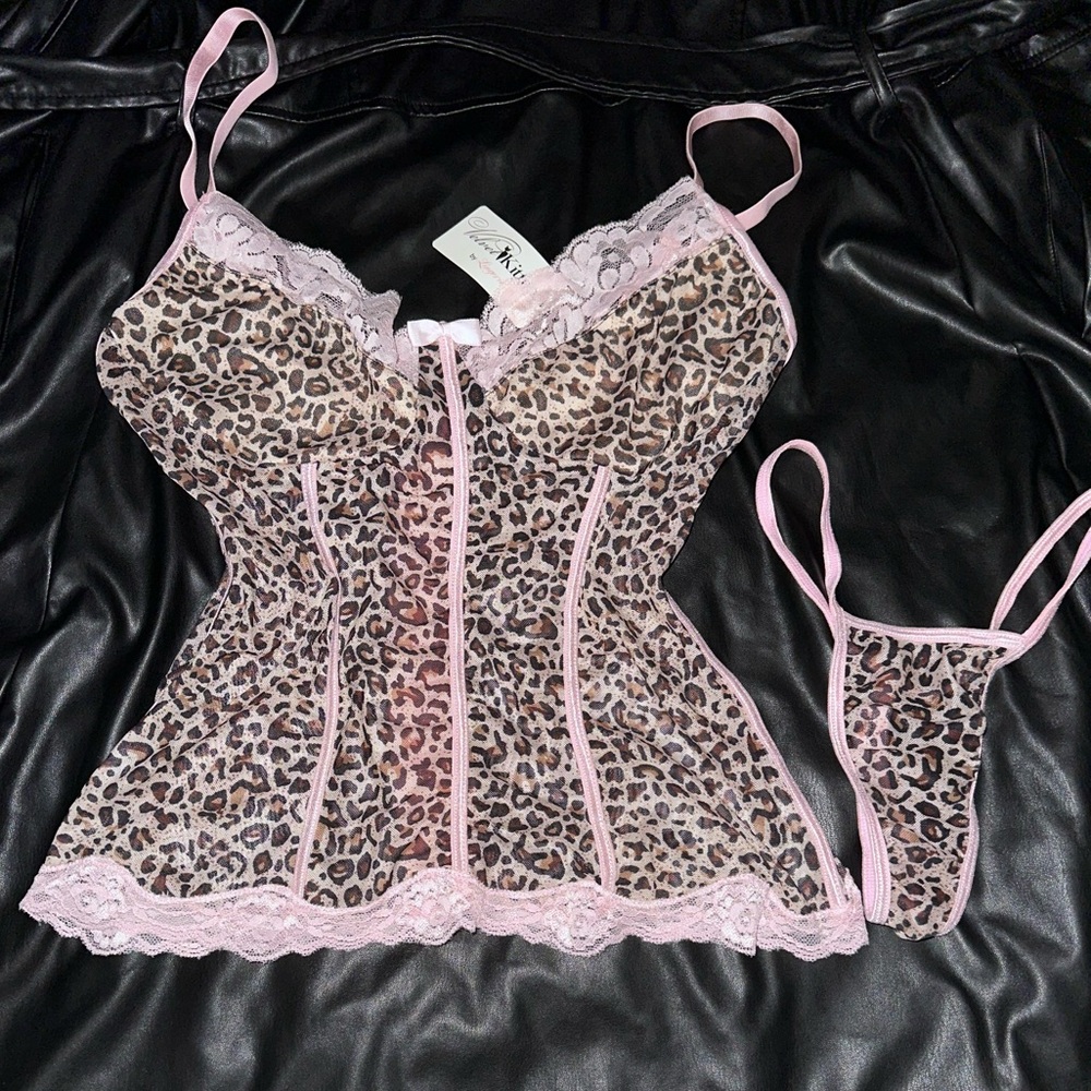 Leopard print lingerie set